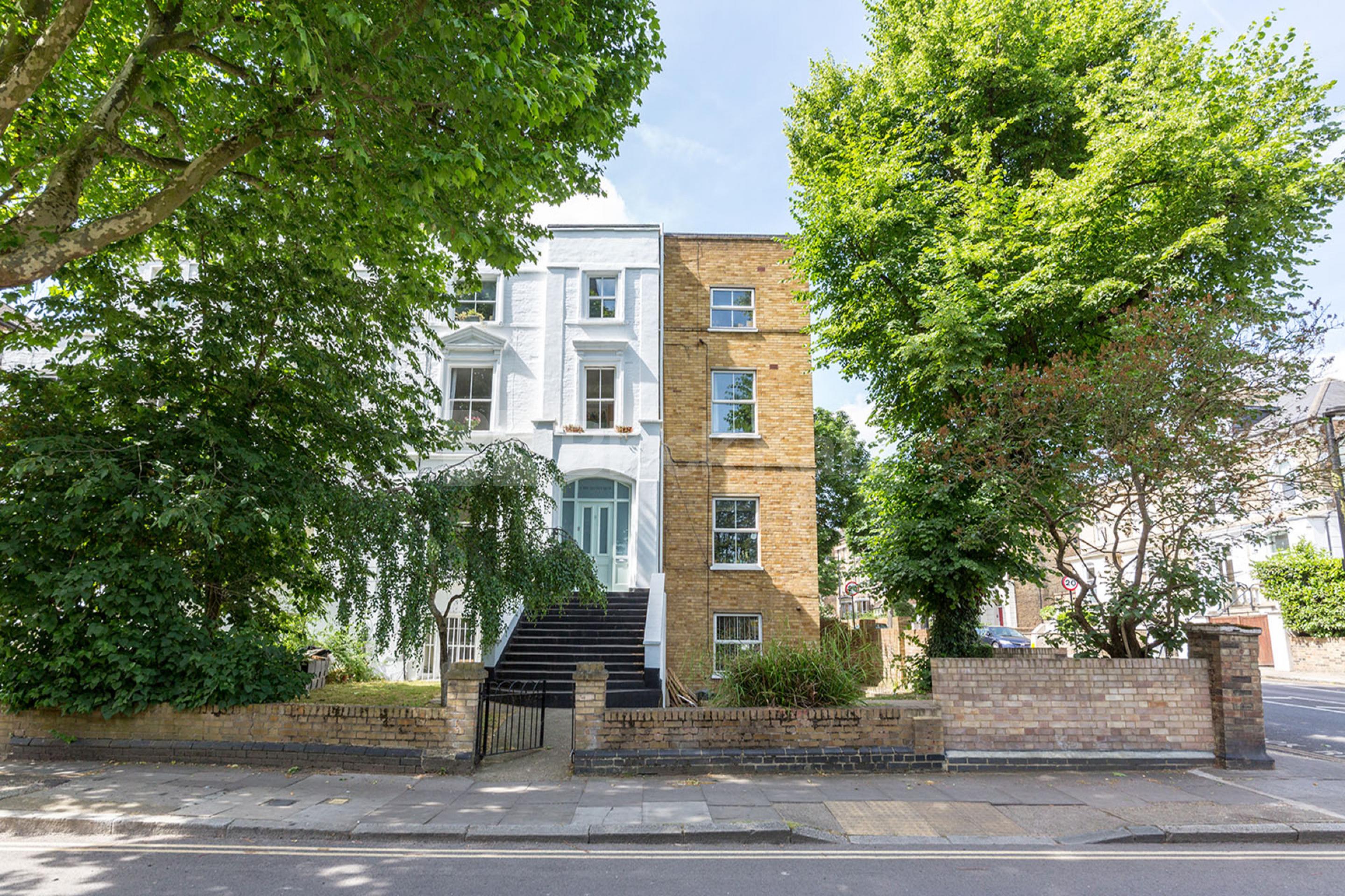 modern 1 bedroom property with access to communal gardens Hillmarton Road, Islington / Caledonian Road N7